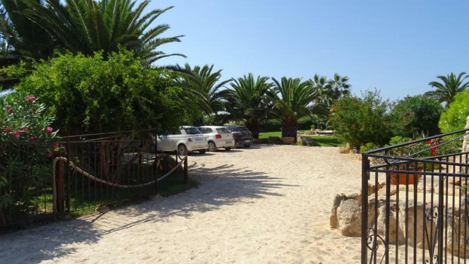 Appartamentos Michel Dos San Ferrán de ses Roques Esterno foto